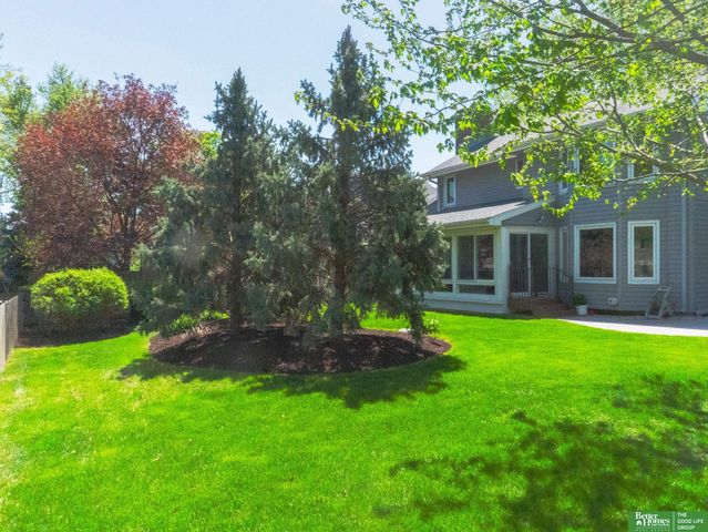 823 N 149 Street, Omaha, NE 68154