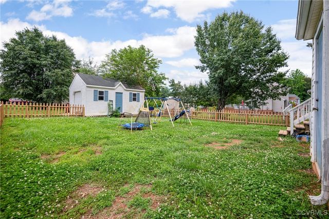 9220 Brocket Dr, Midlothian, VA 23112