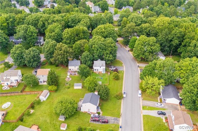 9220 Brocket Dr, Midlothian, VA 23112