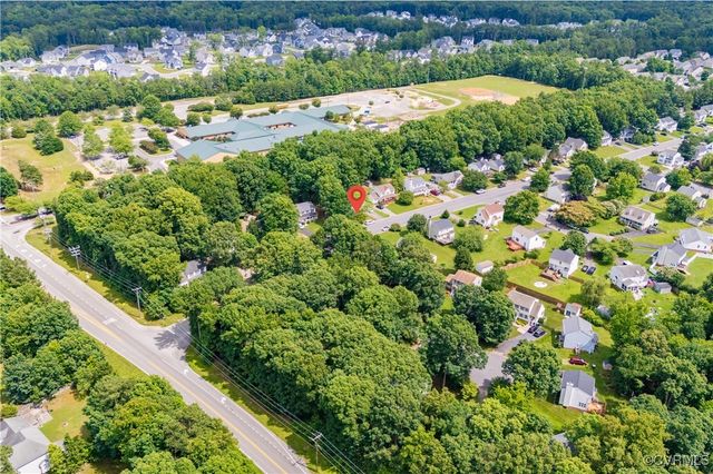9220 Brocket Dr, Midlothian, VA 23112