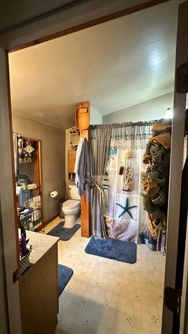13 Collins St, Salisbury, MA 01952