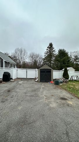 13 Collins St, Salisbury, MA 01952