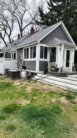 13 Collins St, Salisbury, MA 01952