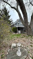 13 Collins St, Salisbury, MA 01952
