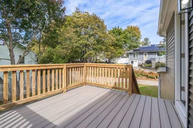 8 Strafford Rd 8, Westwood, MA 02090
