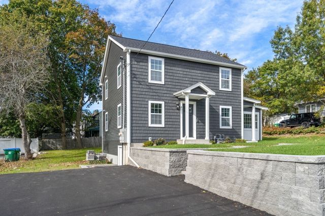 8 Strafford Rd 8, Westwood, MA 02090