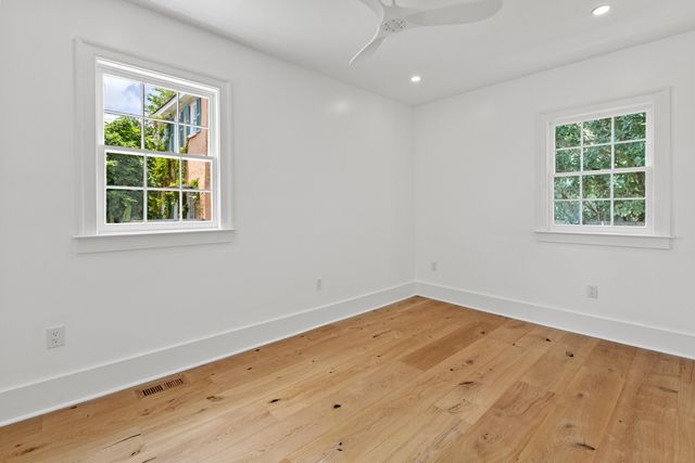 2 Henrietta Street, Charleston, SC 29403
