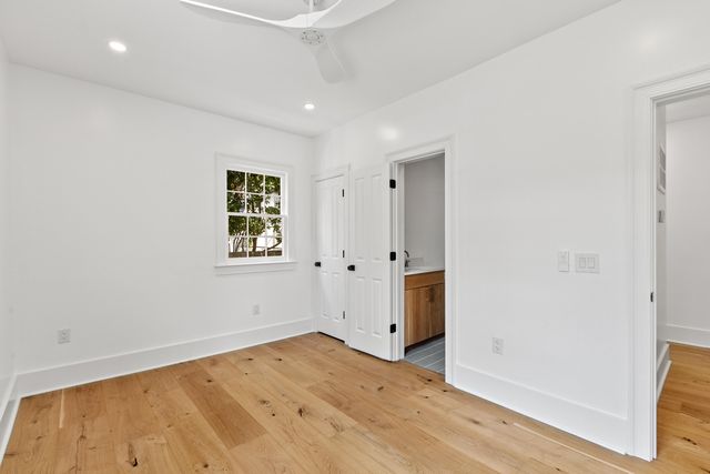 2 Henrietta Street, Charleston, SC 29403