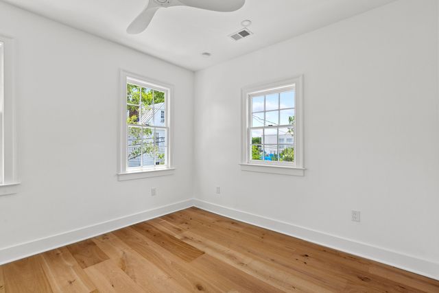 2 Henrietta Street, Charleston, SC 29403