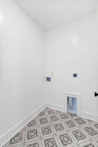 2 Henrietta Street, Charleston, SC 29403