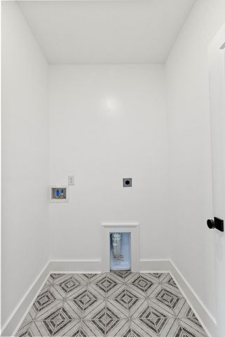 2 Henrietta Street, Charleston, SC 29403