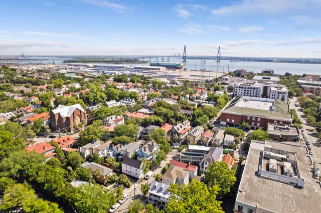 2 Henrietta Street, Charleston, SC 29403