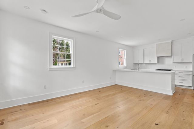 2 Henrietta Street, Charleston, SC 29403