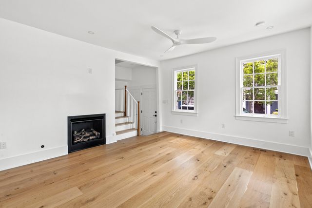 2 Henrietta Street, Charleston, SC 29403