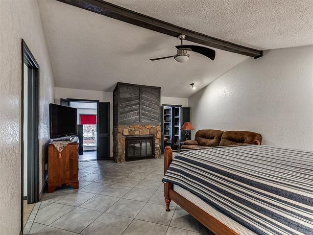 1909 N Mistletoe Lane, Edmond, OK 73034