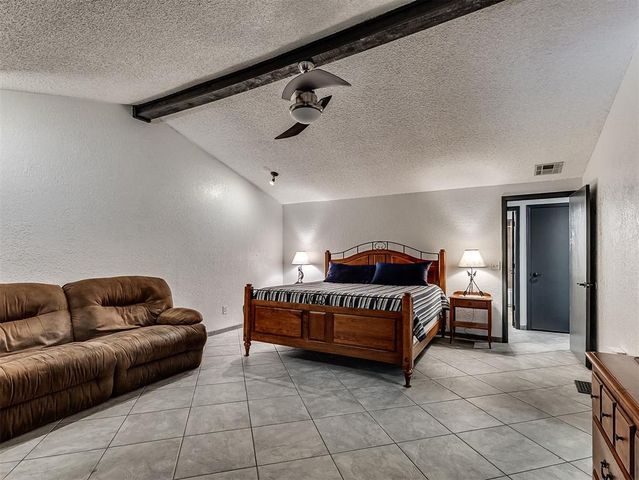 1909 N Mistletoe Lane, Edmond, OK 73034