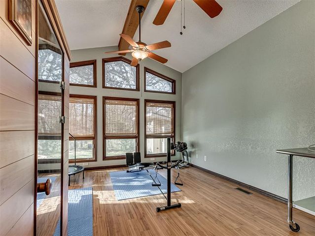 1909 N Mistletoe Lane, Edmond, OK 73034