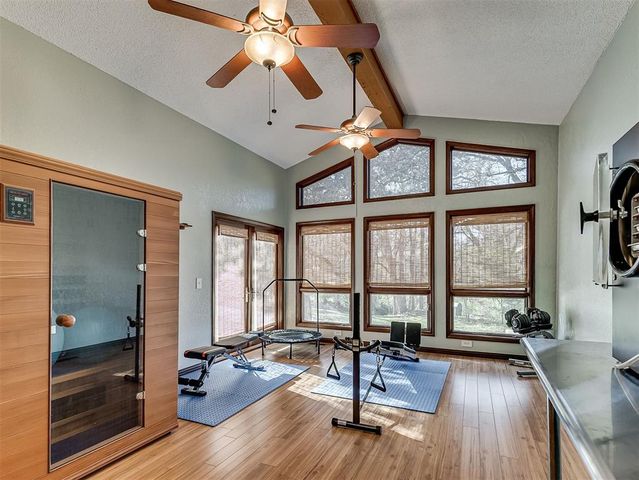 1909 N Mistletoe Lane, Edmond, OK 73034