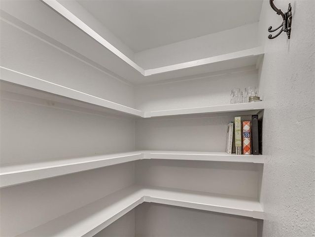 1909 N Mistletoe Lane, Edmond, OK 73034