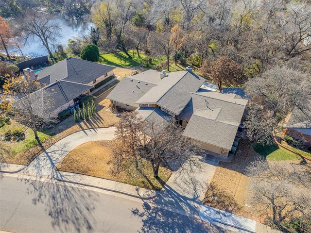 1909 N Mistletoe Lane, Edmond, OK 73034