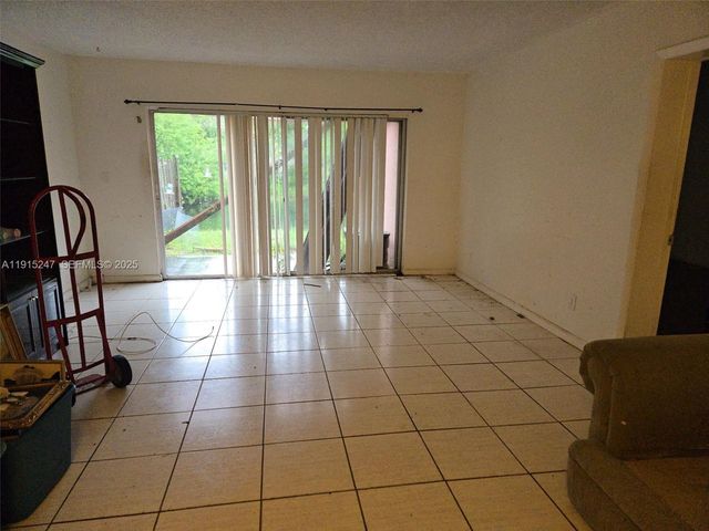 1524 NW 56th Avenue 7, Lauderhill, FL 33313
