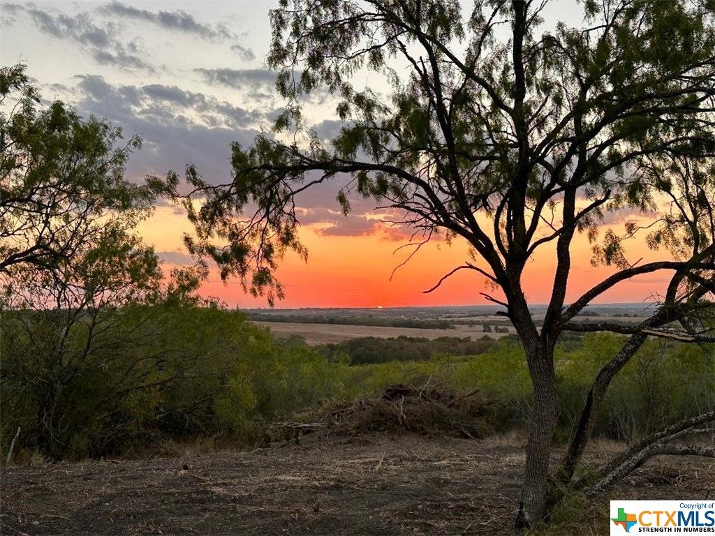 13004 FM 3353, Kingsbury, TX 78638