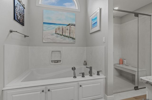 1745 E Nelson St, Gonzales, LA 70737