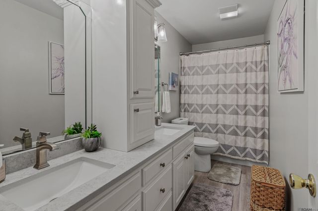 1745 E Nelson St, Gonzales, LA 70737