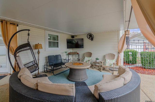 1745 E Nelson St, Gonzales, LA 70737