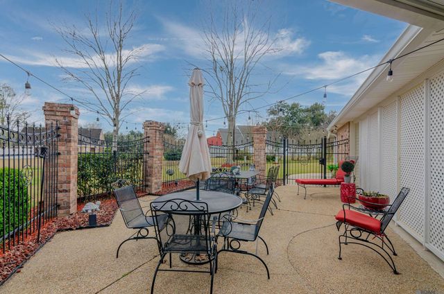 1745 E Nelson St, Gonzales, LA 70737