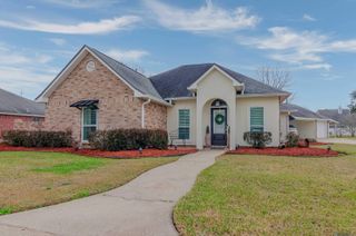 1745 E Nelson St, Gonzales, LA 70737