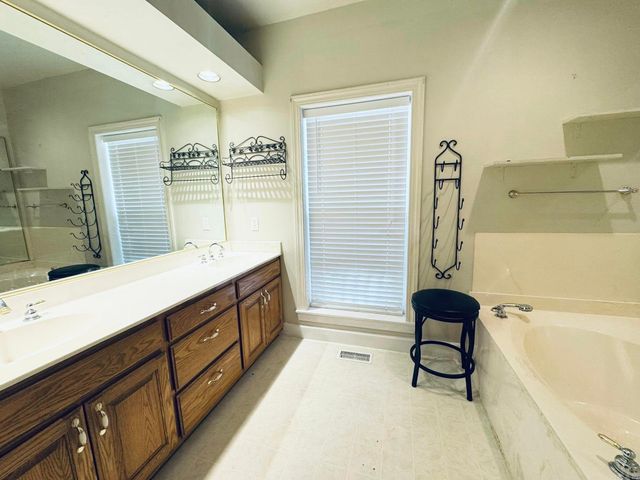 287 Country Charm, Mountain View, AR 72560