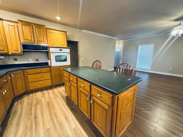 287 Country Charm, Mountain View, AR 72560