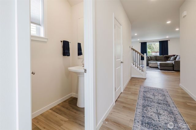 2092 NE Norseman Way, Poulsbo, WA 98370