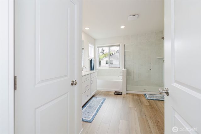 2092 NE Norseman Way, Poulsbo, WA 98370