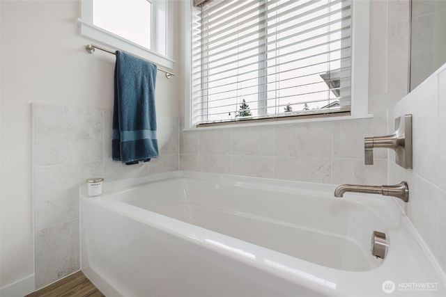 2092 NE Norseman Way, Poulsbo, WA 98370
