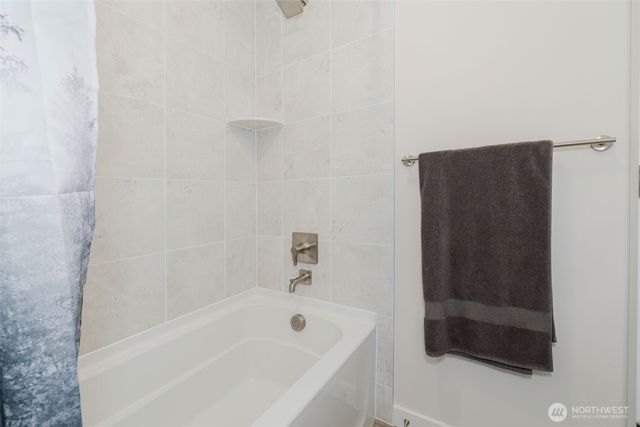 2092 NE Norseman Way, Poulsbo, WA 98370