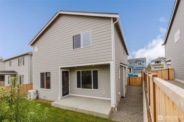 2092 NE Norseman Way, Poulsbo, WA 98370