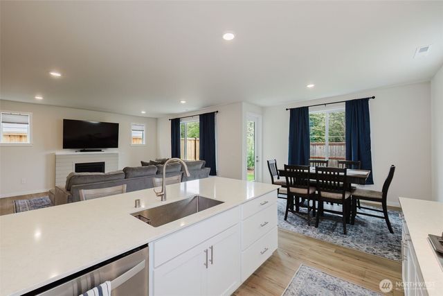 2092 NE Norseman Way, Poulsbo, WA 98370