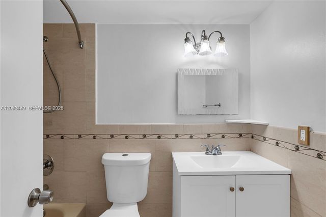 5055 NW 7th St 504, Miami, FL 33126