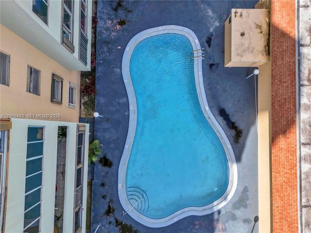 5055 NW 7th St 504, Miami, FL 33126