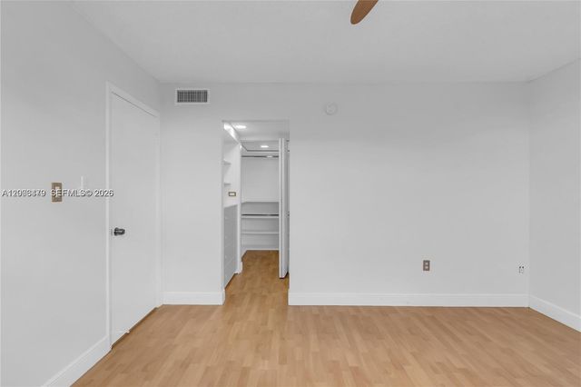 5055 NW 7th St 504, Miami, FL 33126