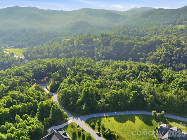 17 Sunny Morning Court, Hendersonville, NC 28792