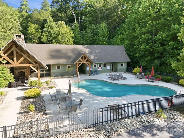 17 Sunny Morning Court, Hendersonville, NC 28792