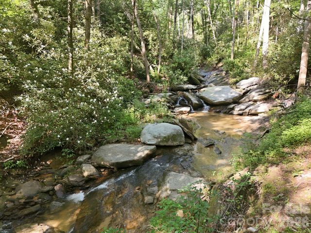 17 Sunny Morning Court, Hendersonville, NC 28792
