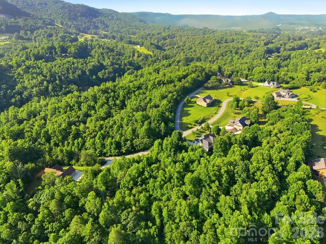 17 Sunny Morning Court, Hendersonville, NC 28792
