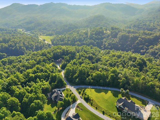 17 Sunny Morning Court, Hendersonville, NC 28792