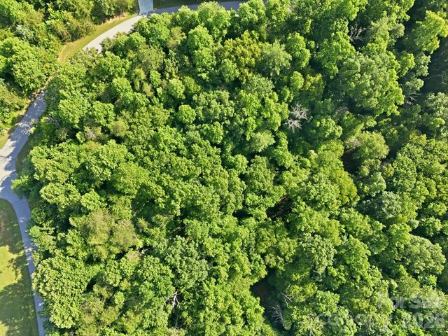 17 Sunny Morning Court, Hendersonville, NC 28792