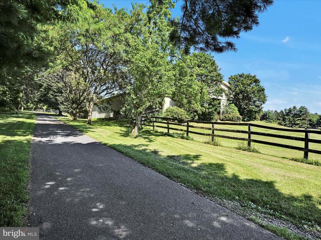 375 MOUNT ZION RD, Dillsburg, PA 17019