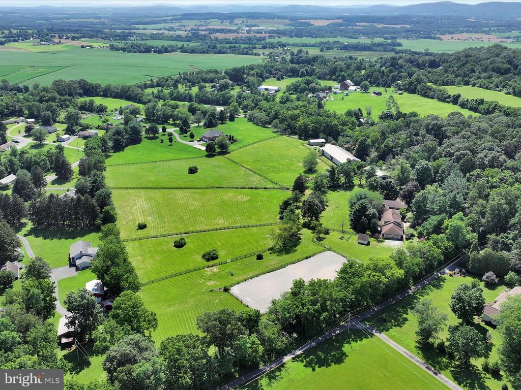 375 MOUNT ZION RD, Dillsburg, PA 17019